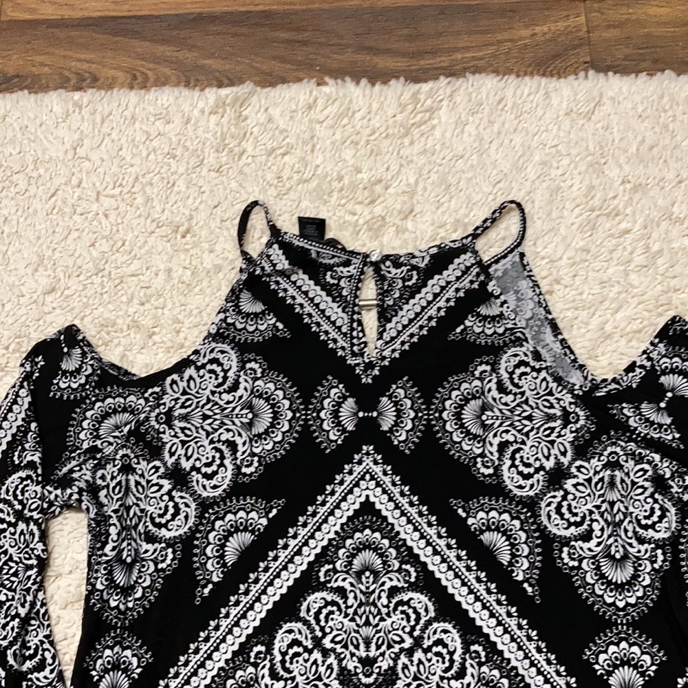 Cold shoulder blouse - Picture 3 of 4